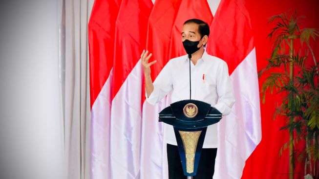 Presiden Joko Widodo (Jokowi) saat memberikan pengarahan kepada Forkopimda se-Provinsi Jawa Timur di Pendopo Ronggo Djoemeno, Kabupaten Madiun. (Foto Biro Pers Media dan Informasi Sekretariat Presiden)