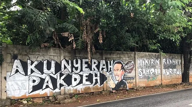 Mural kritik Jokowi di Jagakarsa, Jaksel. [foto: Tempo]